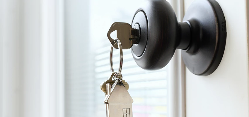 Bifold Door Knob Replacement in East Porterville, California